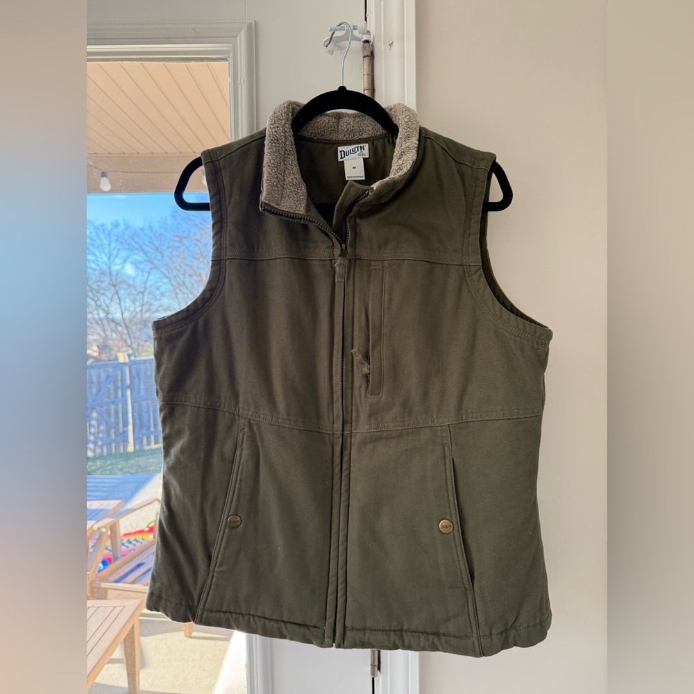 Duluth Green Vest Size Medium